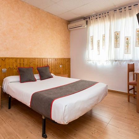 Oyo Hotel Los Alamos Plasencia Esterno foto