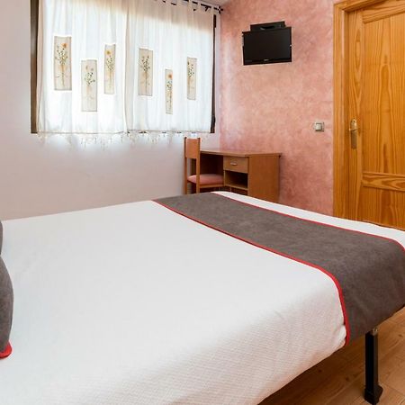 Oyo Hotel Los Alamos Plasencia Esterno foto