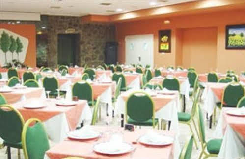 Oyo Hotel Los Alamos Plasencia Esterno foto