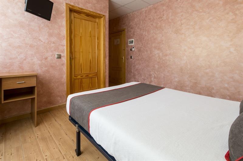 Oyo Hotel Los Alamos Plasencia Esterno foto